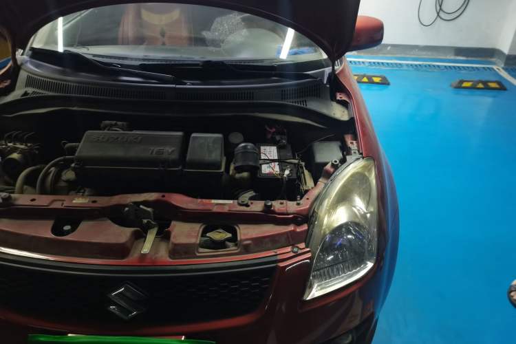 Used Suzuki Swift 2012 1.3L Manual Value Edition Engine Bay Left