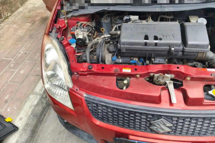 Used Suzuki Swift 2012 1.3L Manual Value Edition Engine Bay Right