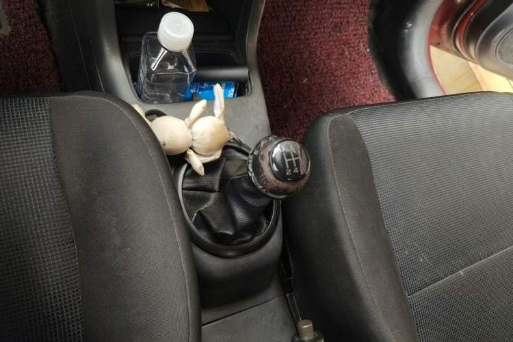 Used Suzuki Swift 2012 1.3L Manual Value Edition Gear Lever