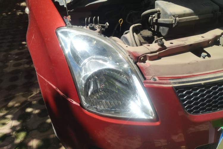 Used Suzuki Swift 2012 1.3L Manual Value Edition Right Front Headlight