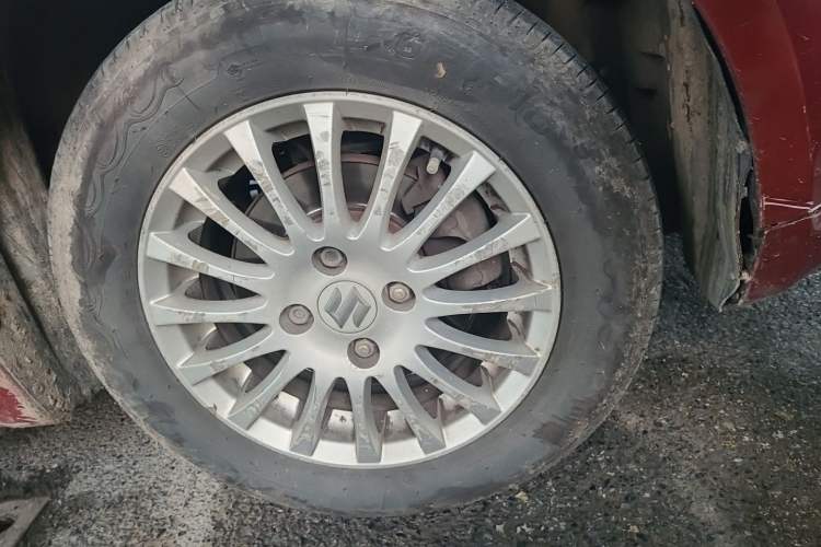Used Suzuki Swift 2012 1.3L Manual Value Edition Right Front Wheel Hub