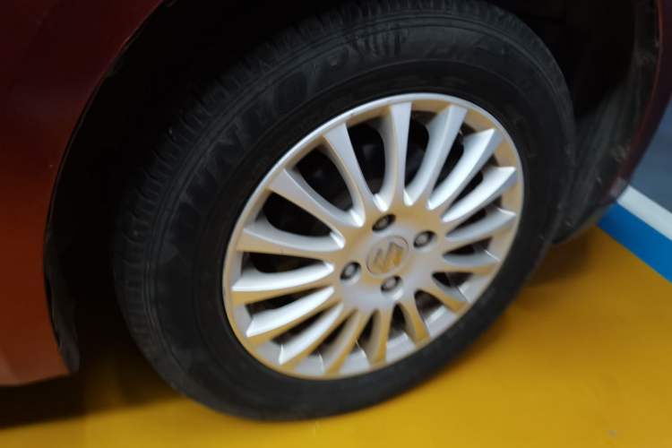 Used Suzuki Swift 2012 1.3L Manual Value Edition Right Front Wheel Hub