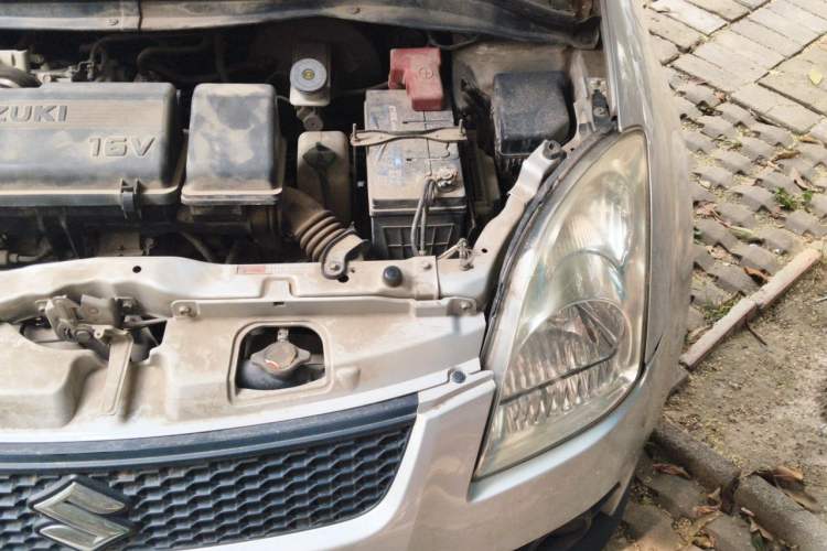 Used Suzuki Swift 2012 1.3L Manual Value Edition Engine Bay Left