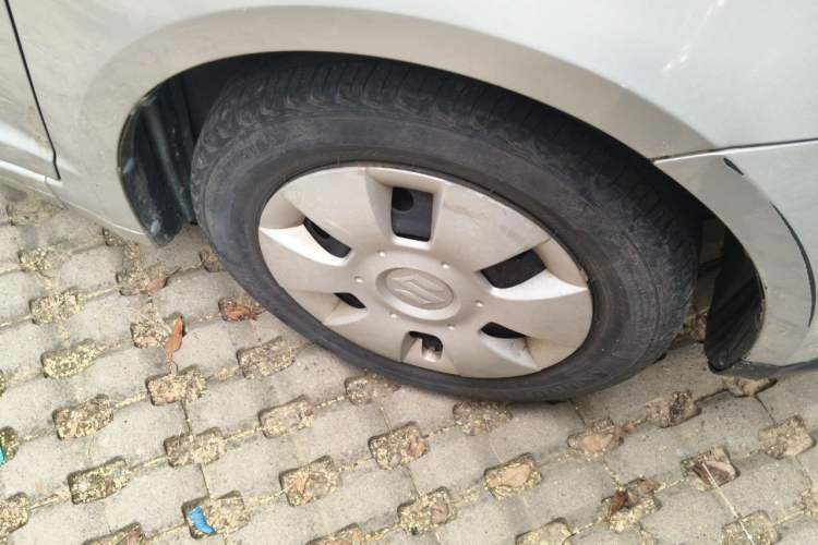 Used Suzuki Swift 2012 1.3L Manual Value Edition Right Front Wheel Hub