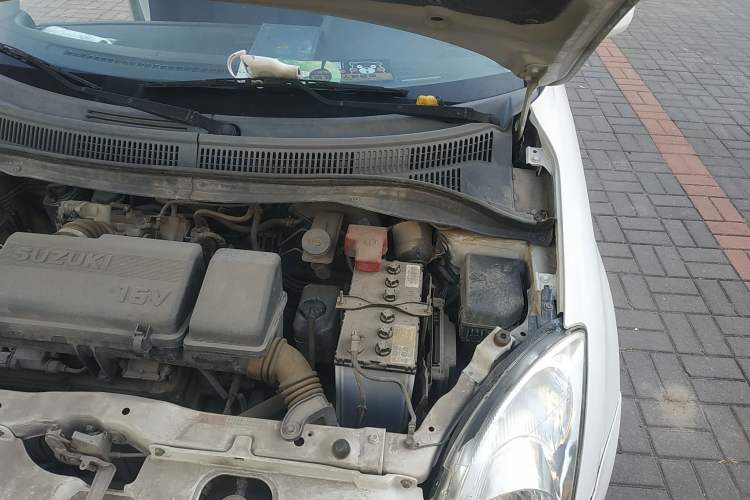 Used Suzuki Swift 2012 1.3L Manual Value Edition Engine Bay Left