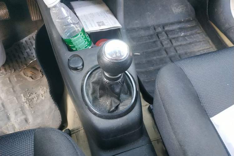 Used Suzuki Swift 2012 1.3L Manual Value Edition Gear Lever
