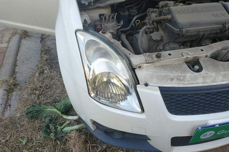 Used Suzuki Swift 2012 1.3L Manual Value Edition Right Front Headlight