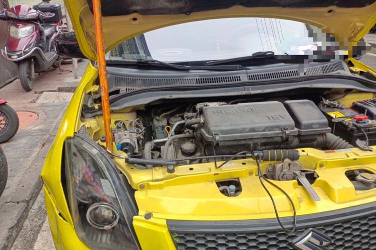 Used Suzuki Swift 2012 1.3L Manual Value Edition Engine Bay Right