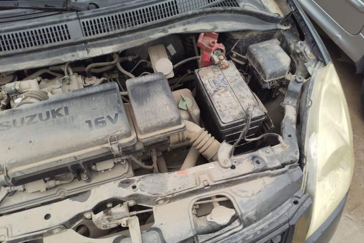 Used Suzuki Swift 2013 1.3L Manual Value Edition Engine Bay Left