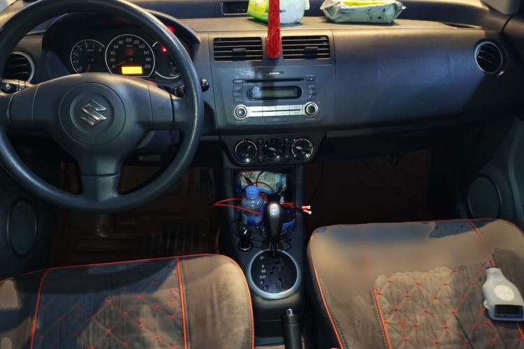 Used Suzuki Swift 2013 1.5L Automatic Standard Edition Center Console