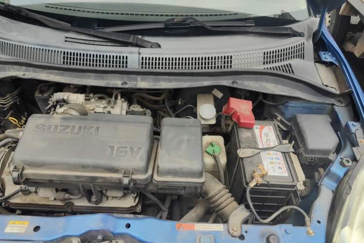 Used Suzuki Swift 2013 1.3L Manual Value Edition Engine Bay Left
