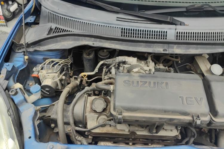 Used Suzuki Swift 2013 1.3L Manual Value Edition Engine Bay Right