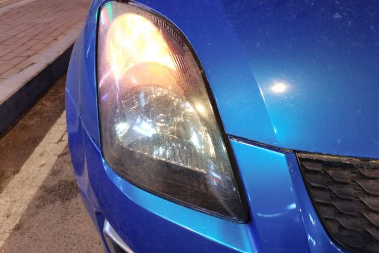 Used Suzuki Swift 2013 1.5L Automatic Standard Edition Right Front Headlight