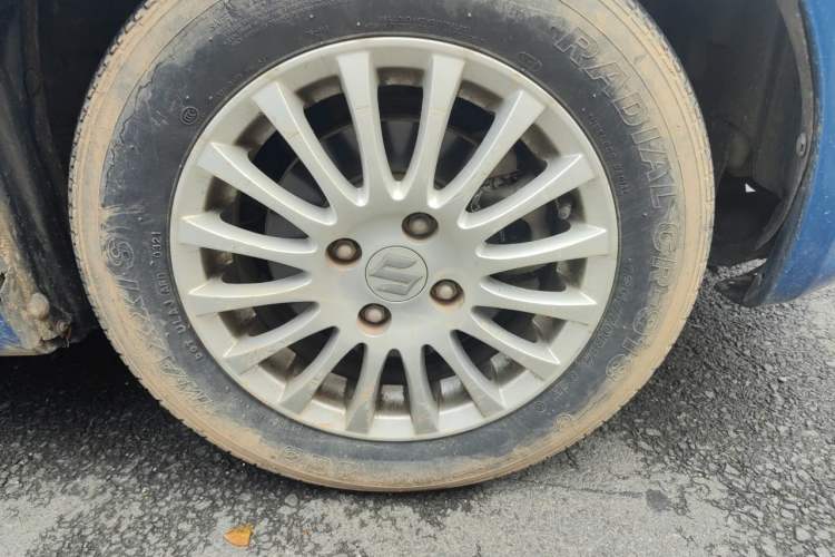 Used Suzuki Swift 2013 1.3L Manual Value Edition Right Front Wheel Hub