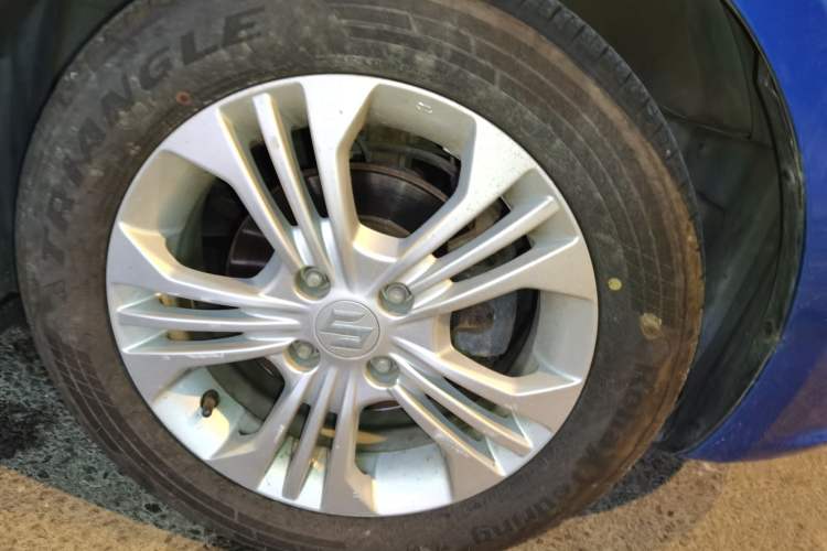 Used Suzuki Swift 2013 1.5L Automatic Standard Edition Right Front Wheel Hub