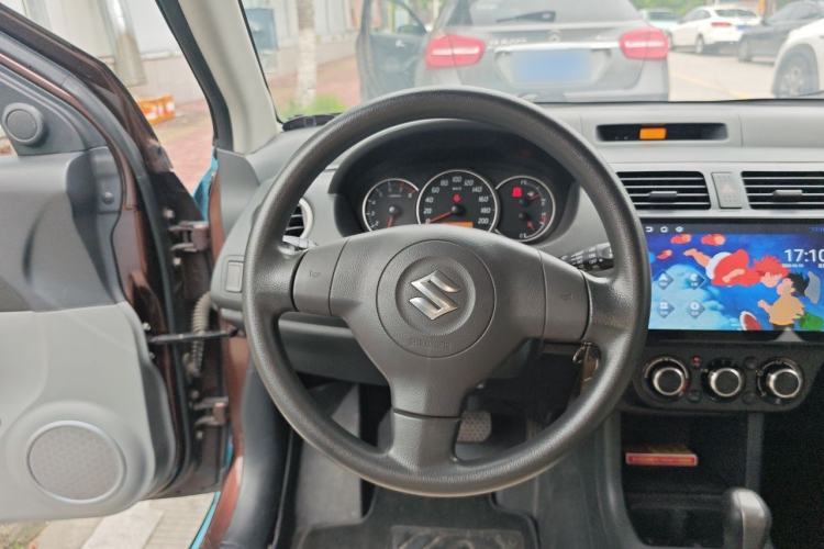 Used Suzuki Swift 2013 1.5L Automatic Standard Edition Steering Wheel