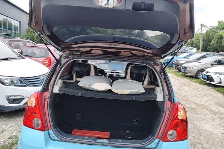 Used Suzuki Swift 2013 1.5L Automatic Standard Edition Trunk