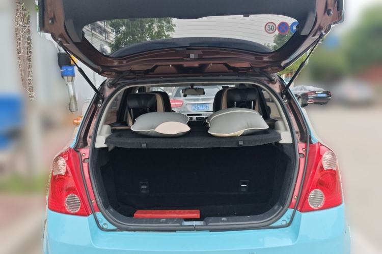 Used Suzuki Swift 2013 1.5L Automatic Standard Edition Trunk