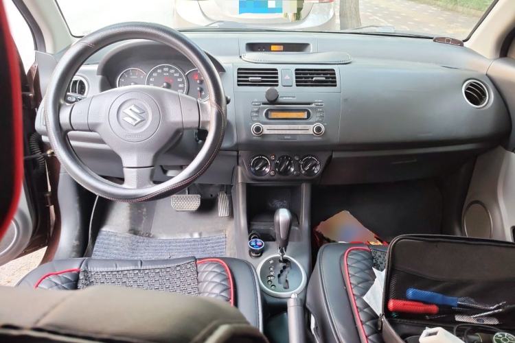 Used Suzuki Swift 2013 1.5L Automatic Standard Edition Center Console