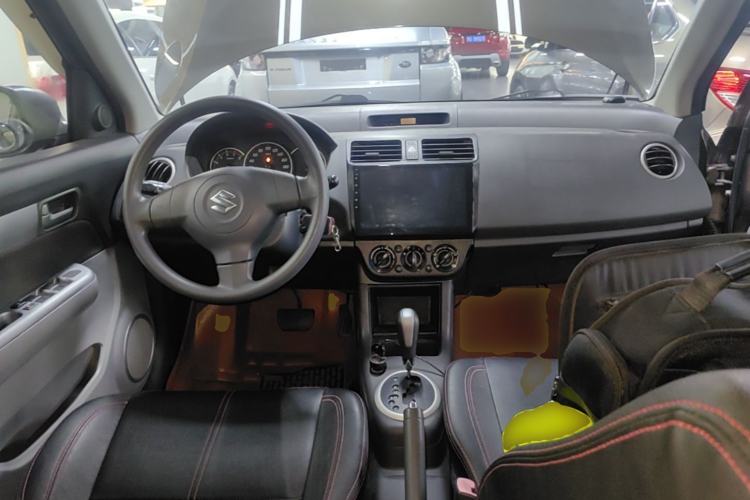 Used Suzuki Swift 2013 1.5L Automatic 20th Anniversary Limited Edition Center Console
