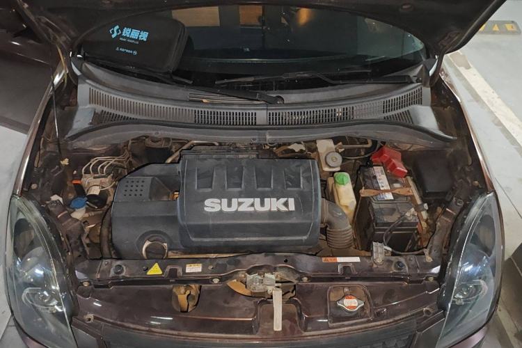 Used Suzuki Swift 2013 1.5L Manual Standard Edition Engine Bay