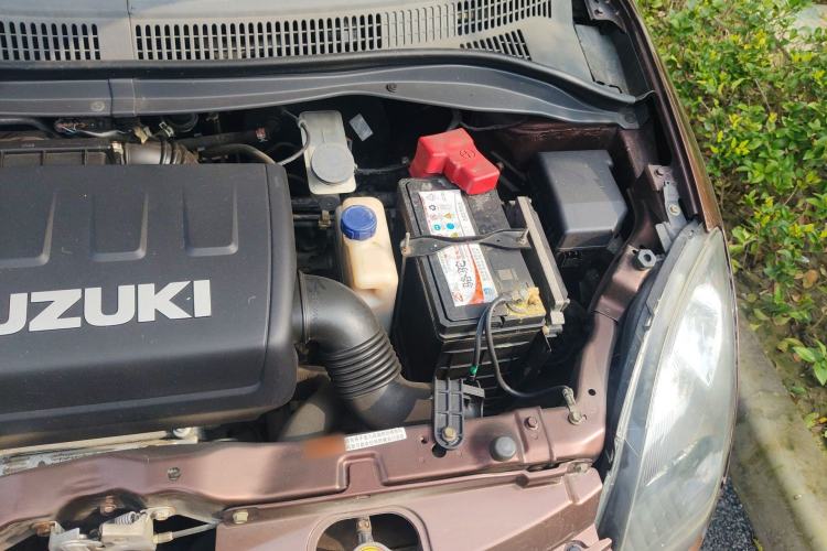 Used Suzuki Swift 2013 1.5L Automatic Sport Edition Engine Bay Left