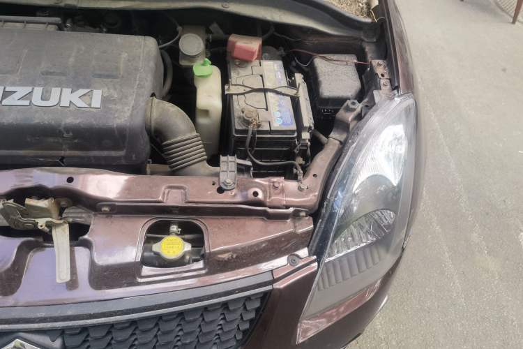 Used Suzuki Swift 2013 1.5L Manual Standard Edition Engine Bay Left