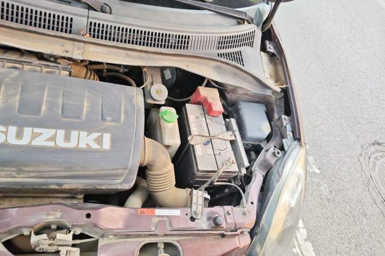 Used Suzuki Swift 2013 1.5L Automatic Standard Edition Engine Bay Left