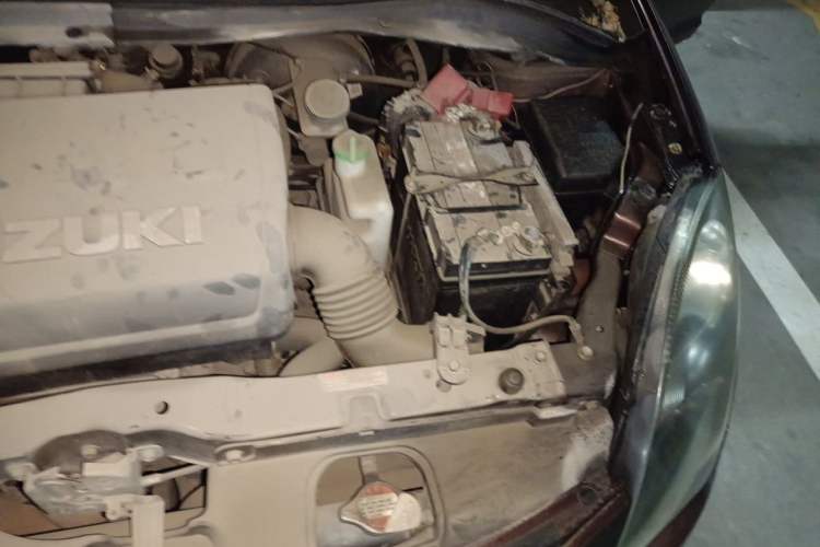 Used Suzuki Swift 2013 1.5L Manual Standard Edition Engine Bay Left