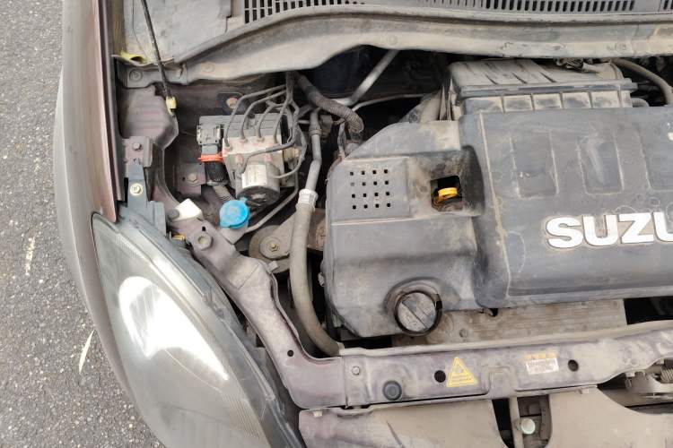 Used Suzuki Swift 2013 1.5L Automatic Standard Edition Engine Bay Right