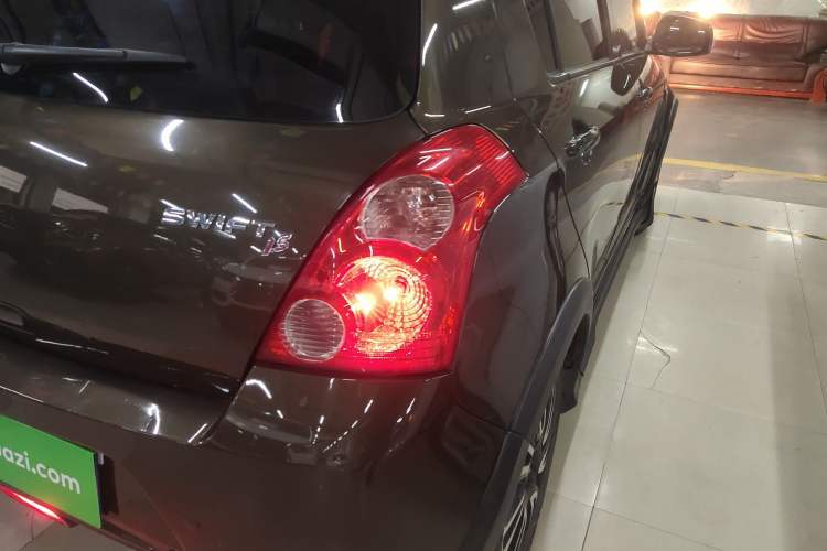 Used Suzuki Swift 2013 1.5L Manual 20th Anniversary Limited Edition Exterior 5