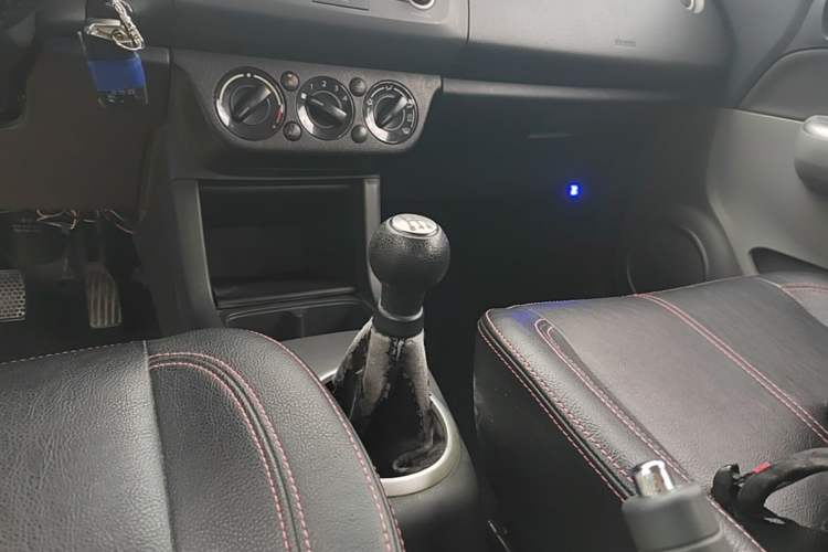 Used Suzuki Swift 2013 1.5L Manual 20th Anniversary Limited Edition Gear Lever