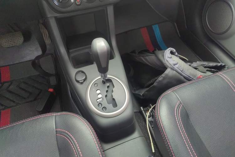 Used Suzuki Swift 2013 1.5L Automatic 20th Anniversary Limited Edition Gear Lever