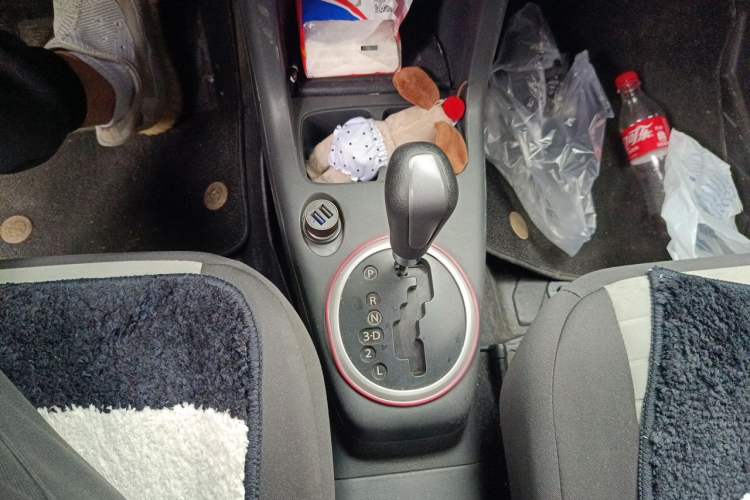 Used Suzuki Swift 2013 1.5L Automatic Standard Edition Gear Lever