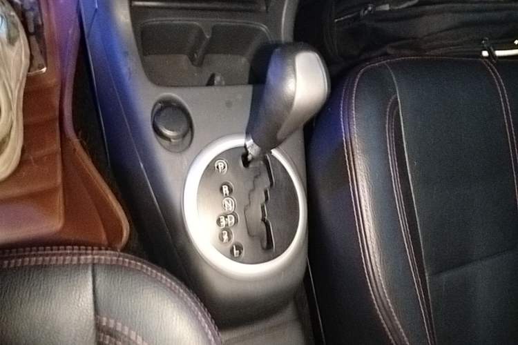 Used Suzuki Swift 2013 1.5L Automatic 20th Anniversary Limited Edition Gear Lever