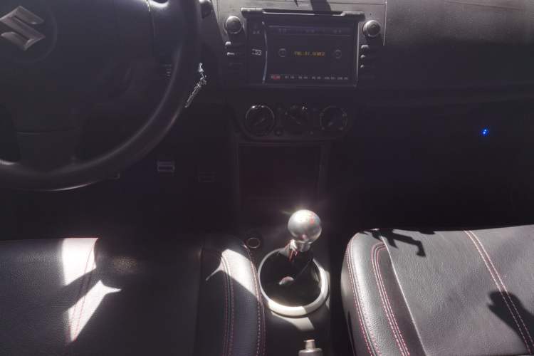 Used Suzuki Swift 2013 1.5L Manual Standard Edition Interior 4
