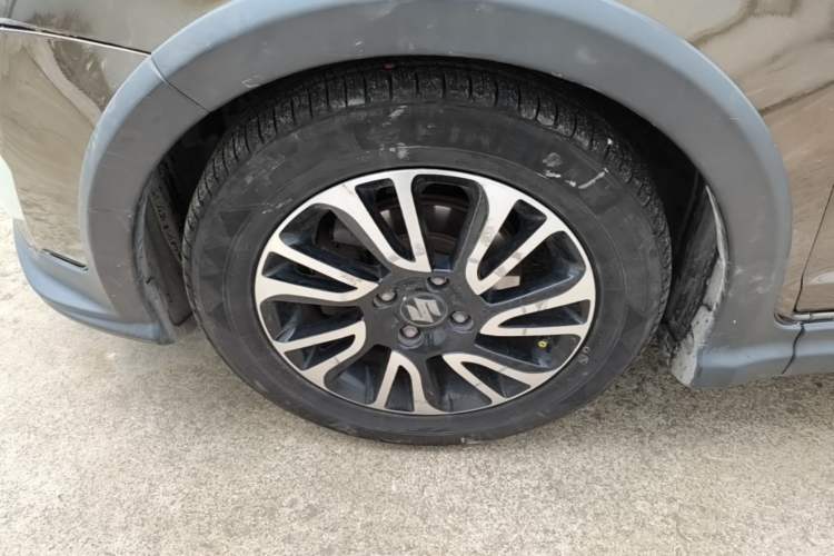 Used Suzuki Swift 2013 1.5L Manual 20th Anniversary Limited Edition Left Front Wheel Hub