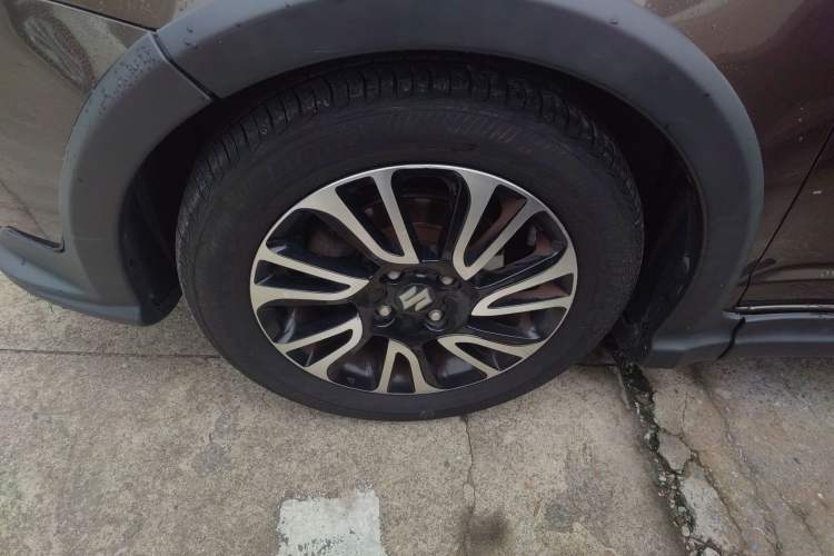 Used Suzuki Swift 2013 1.5L Automatic 20th Anniversary Limited Edition Left Front Wheel Hub