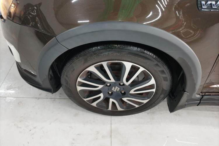 Used Suzuki Swift 2013 1.5L Automatic 20th Anniversary Limited Edition Left Front Wheel Hub