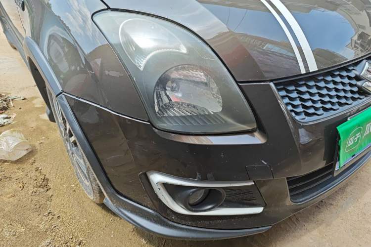 Used Suzuki Swift 2013 1.5L Manual 20th Anniversary Limited Edition Right Front Headlight