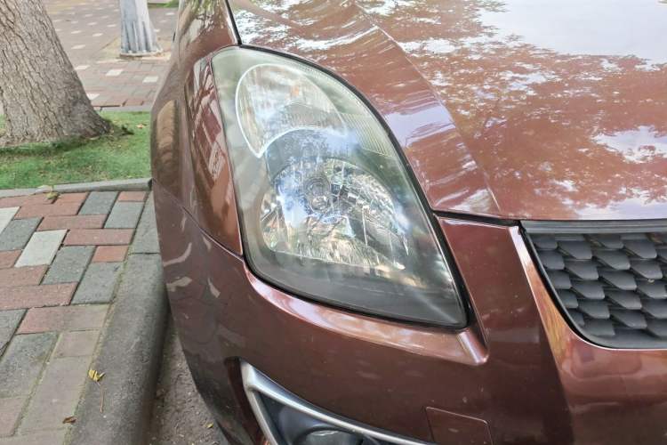 Used Suzuki Swift 2013 1.5L Automatic Standard Edition Right Front Headlight
