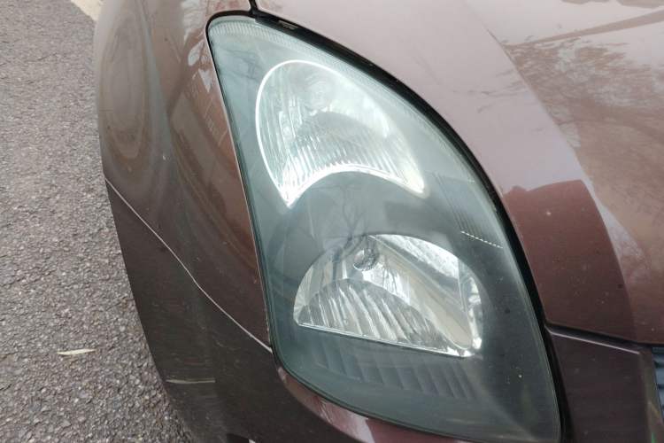 Used Suzuki Swift 2013 1.5L Automatic Standard Edition Right Front Headlight