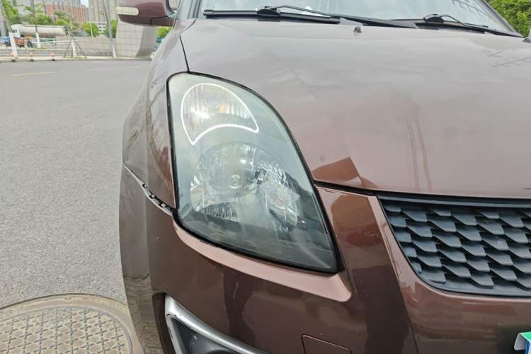 Used Suzuki Swift 2013 1.5L Manual Standard Edition Right Front Headlight