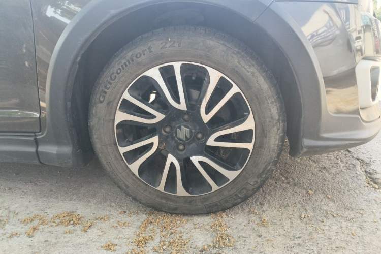 Used Suzuki Swift 2013 1.5L Manual 20th Anniversary Limited Edition Right Front Wheel Hub