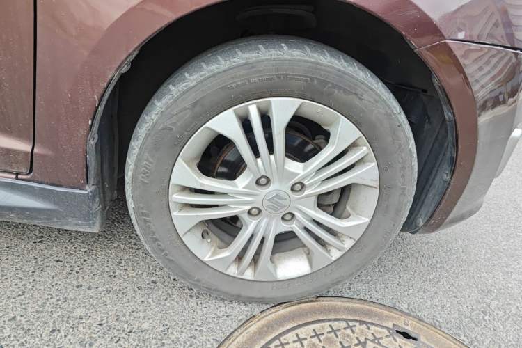Used Suzuki Swift 2013 1.5L Manual Standard Edition Right Front Wheel Hub