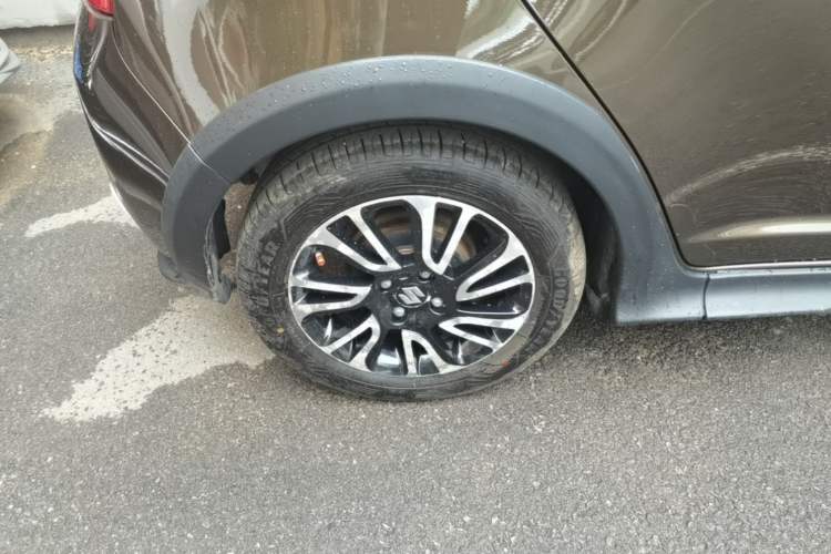 Used Suzuki Swift 2013 1.5L Automatic 20th Anniversary Limited Edition Right Rear Wheel Hub