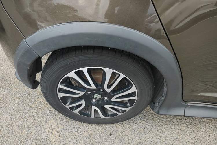 Used Suzuki Swift 2013 1.5L Manual 20th Anniversary Limited Edition Right Rear Wheel Hub