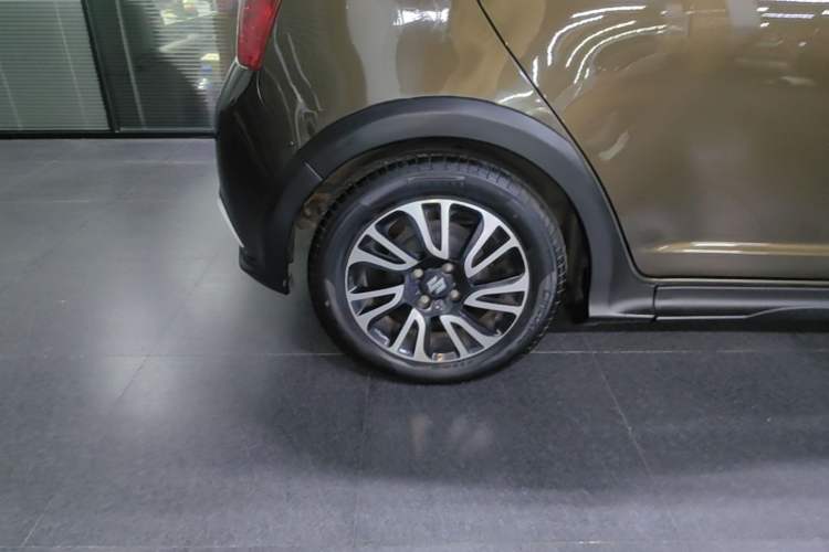 Used Suzuki Swift 2013 1.5L Automatic 20th Anniversary Limited Edition Right Rear Wheel Hub