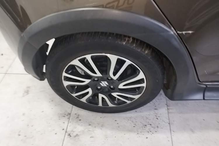 Used Suzuki Swift 2013 1.5L Automatic 20th Anniversary Limited Edition Right Rear Wheel Hub