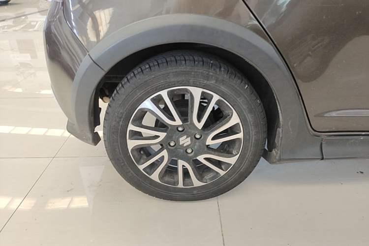 Used Suzuki Swift 2013 1.5L Automatic Sport Edition Right Rear Wheel Hub